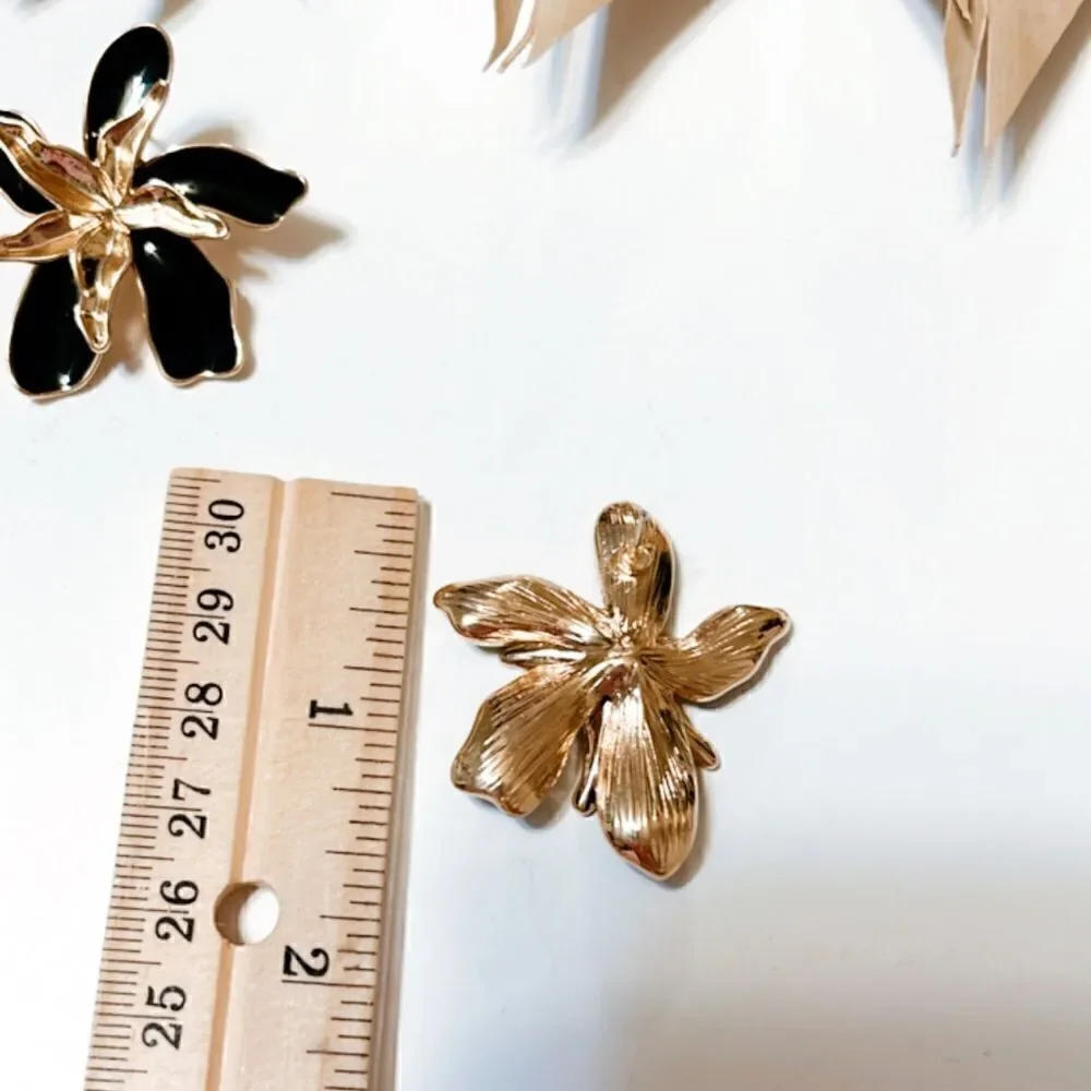 Black Flower  earrings  #886